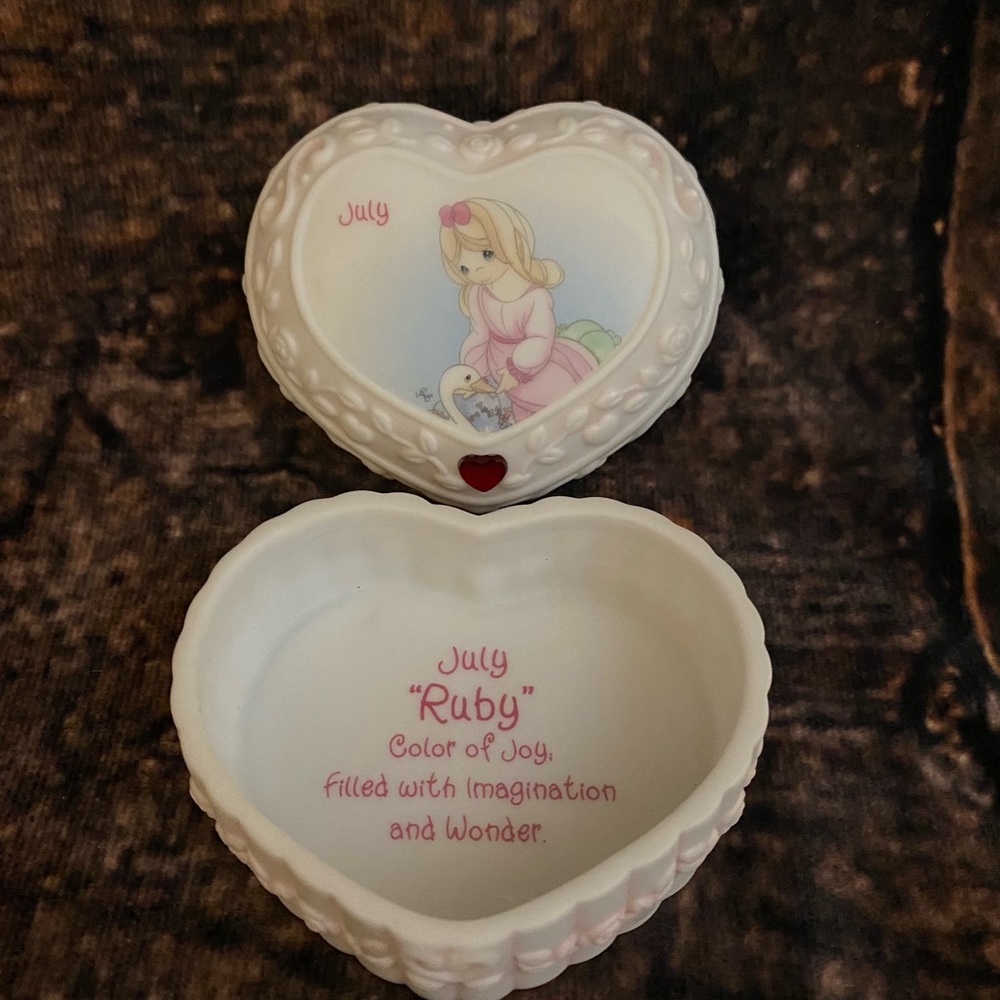 Precious Moments July Heart Jewelry Trinket Box (2001)